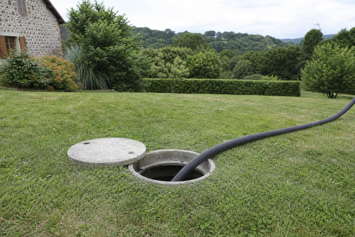 Vidange de fosse septique et entretien en Corrèze : le guide